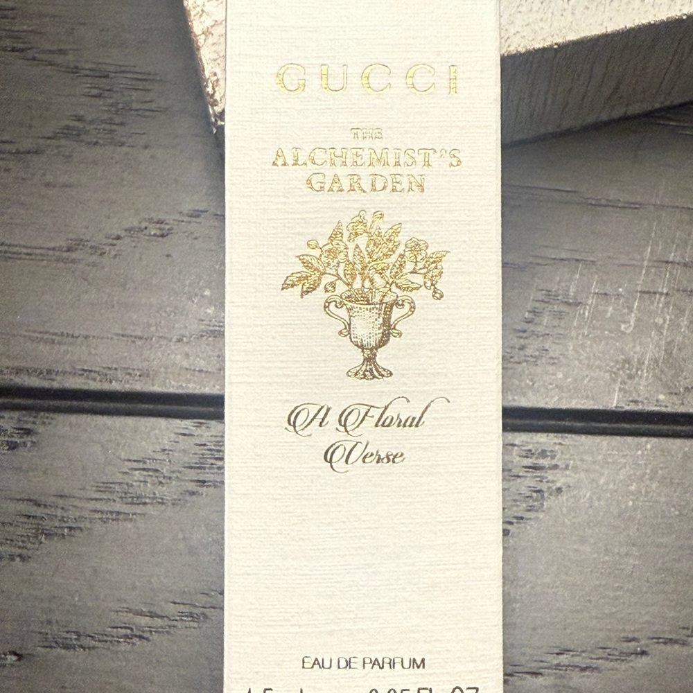 Gucci The Alchemist's Garden A Floral Verse Sample